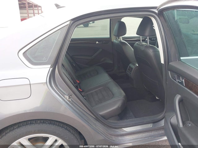 2014 Volkswagen Passat 2.0l Tdi Sel Premium მანქანა იყიდება აუქციონზე, vin: 1VWCN7A30EC086963, აუქციონის ნომერი: 45573255