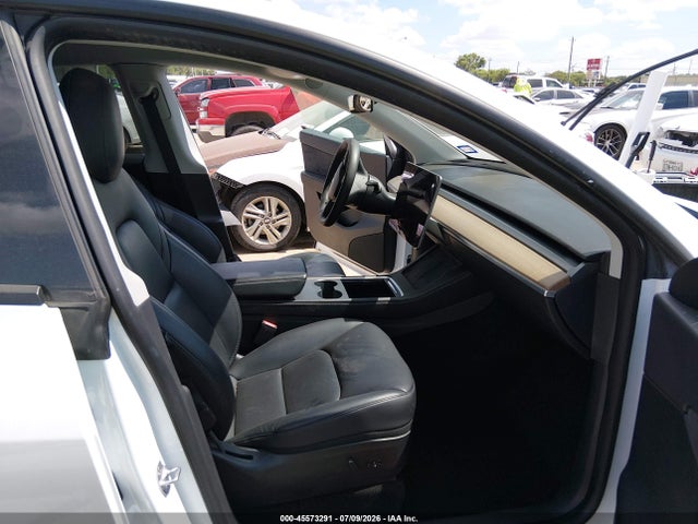 45573291 :رقم المزاد ، 7SAYGDEF7NF307535 vin ، 2022 Tesla Model Y Performance Dual Motor All-wheel Drive مزاد بيع