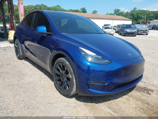 Tesla Model Y Long Range Dual Motor All-wheel Drive 2025 7SAYGDEE7SA364883 головне зображення