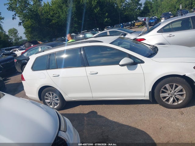 45573350 :رقم المزاد ، 3VWA17AU7HM503221 vin ، 2017 Volkswagen Golf Sportwagen Tsi S مزاد بيع