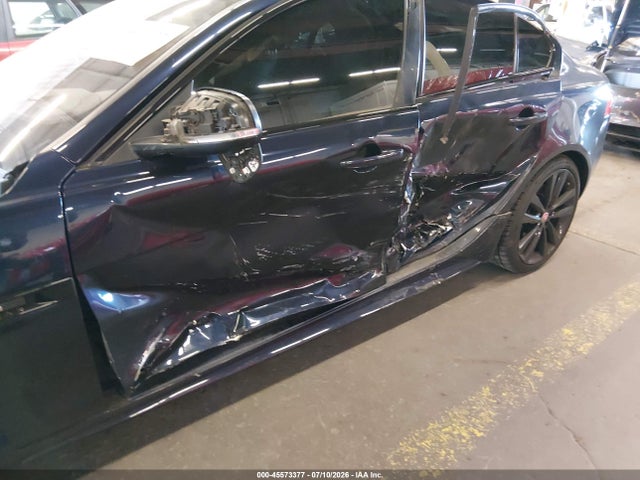 SAJAL4BV4HA965740 Jaguar Xe 35t R-sport