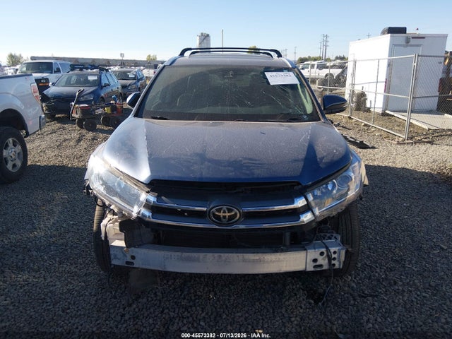 Toyota Highlander Limited 2018 5TDDZRFH4JS828074 Image 13