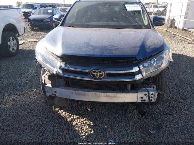 Toyota Highlander Limited 2018 5TDDZRFH4JS828074 Image 6