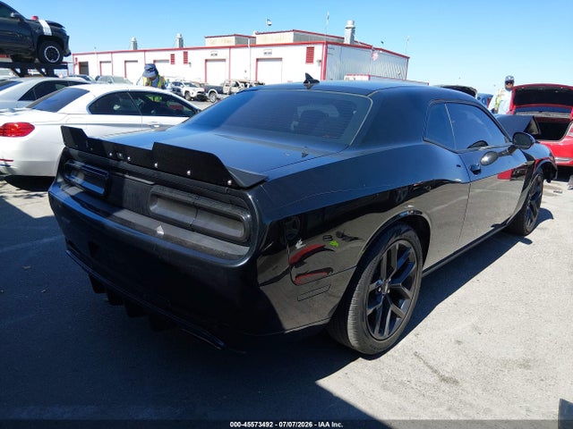 2C3CDZJG2KH620272 Dodge Challenger Gt