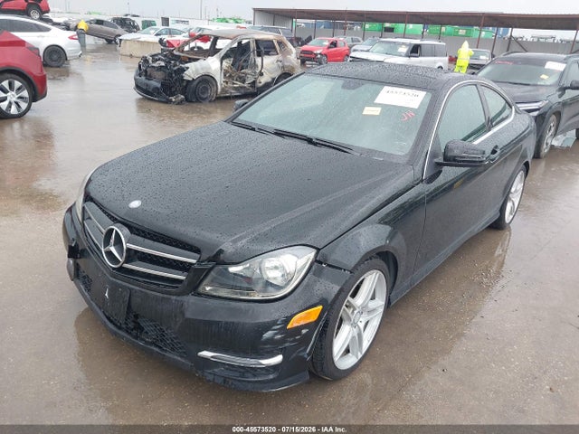 2015 Mercedes-benz C 250 მანქანა იყიდება აუქციონზე, vin: WDDGJ4HBXFG417821, აუქციონის ნომერი: 45573520