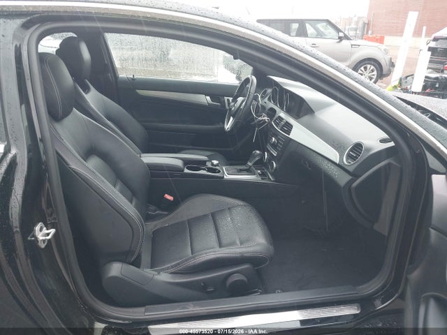 2015 Mercedes-benz C 250 მანქანა იყიდება აუქციონზე, vin: WDDGJ4HBXFG417821, აუქციონის ნომერი: 45573520