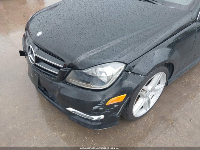 2015 Mercedes-benz C 250 მანქანა იყიდება აუქციონზე, vin: WDDGJ4HBXFG417821, აუქციონის ნომერი: 45573520