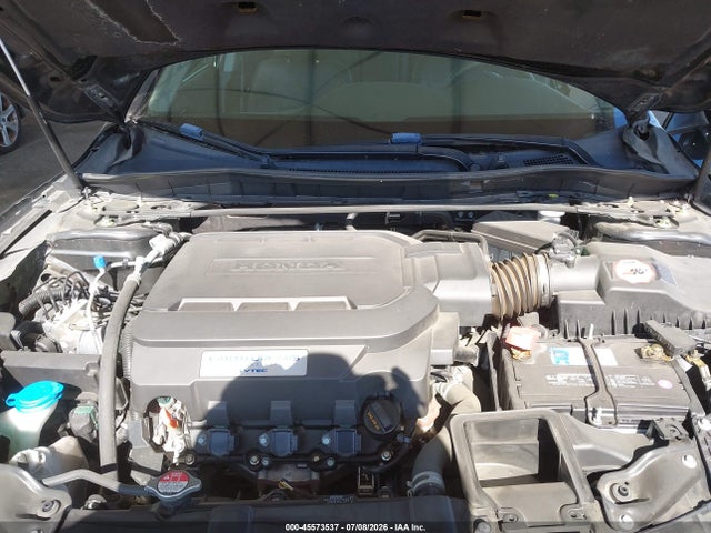 1HGCR3F9XHA013615 Honda Accord Touring V6