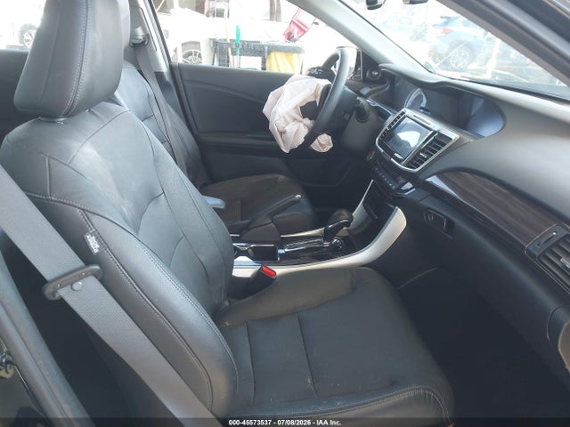 1HGCR3F9XHA013615 Honda Accord Touring V6
