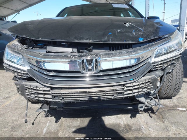 1HGCR3F9XHA013615 Honda Accord Touring V6