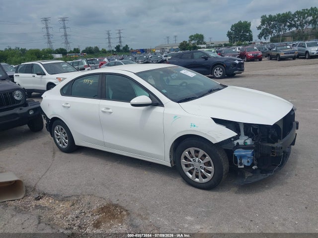 2019 3KPF24AD4KE062668 main image