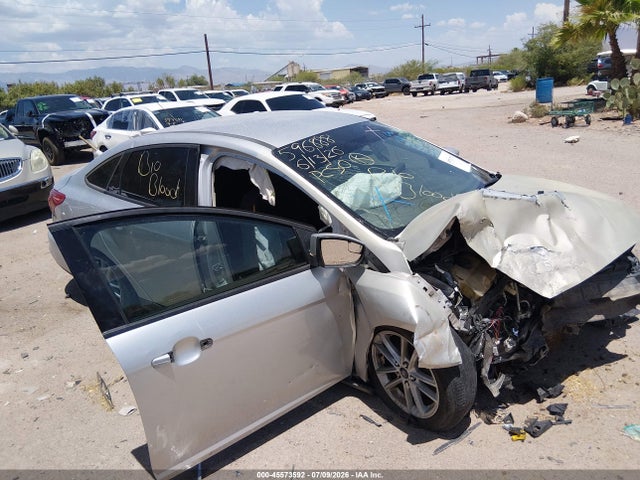 1FADP3F2XJL327468 Ford FOCUS SE