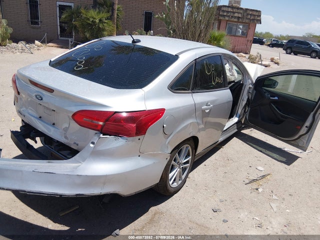 1FADP3F2XJL327468 Ford FOCUS SE