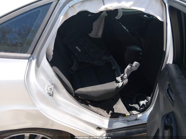 1FADP3F2XJL327468 Ford FOCUS SE