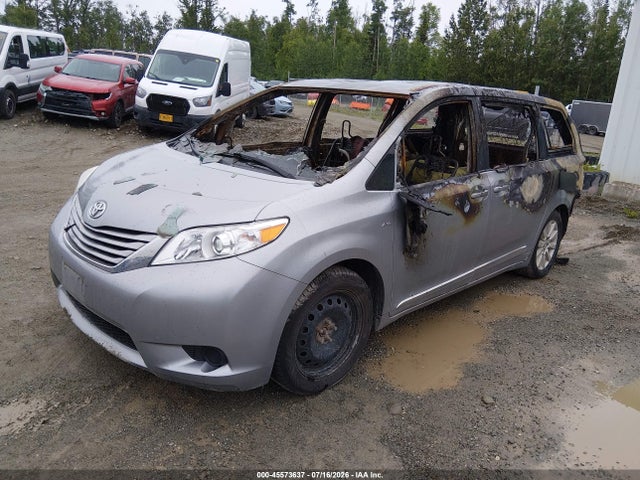 5TDJZ3DCXHS168172 Toyota Sienna Le 7 Passenger