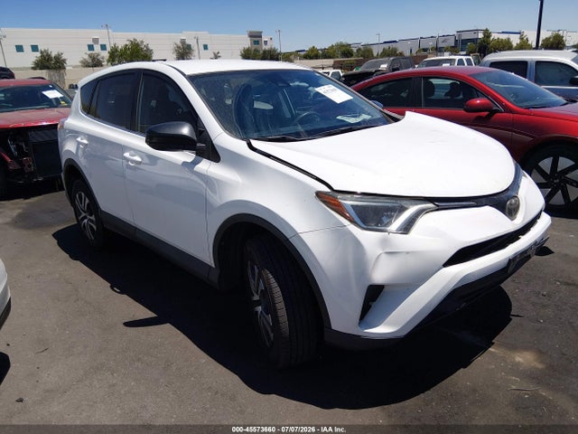 Toyota RAV4 LE 2018 2T3ZFREV4JW519077 Image 13