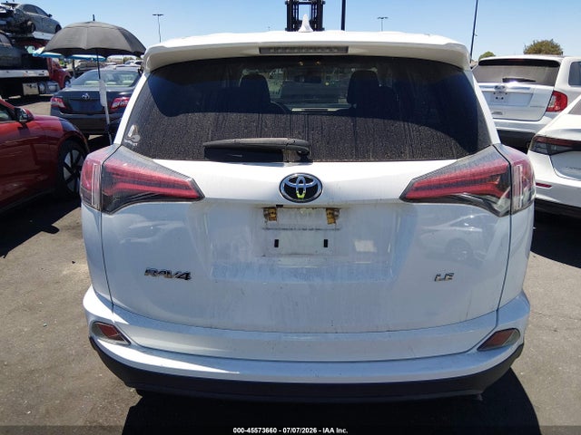 Toyota RAV4 LE 2018 2T3ZFREV4JW519077 Image 16