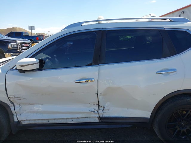 Nissan ROGUE S 2017 KNMAT2MV9HP571549 Image 18