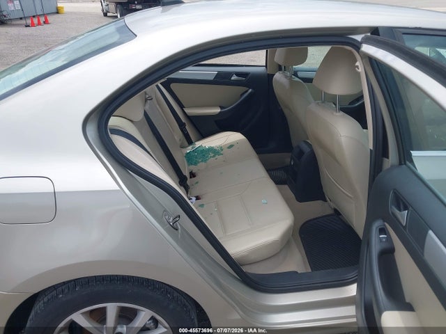 2014 Volkswagen Jetta 1.8t Se მანქანა იყიდება აუქციონზე, vin: 3VWD07AJ9EM237301, აუქციონის ნომერი: 45573696