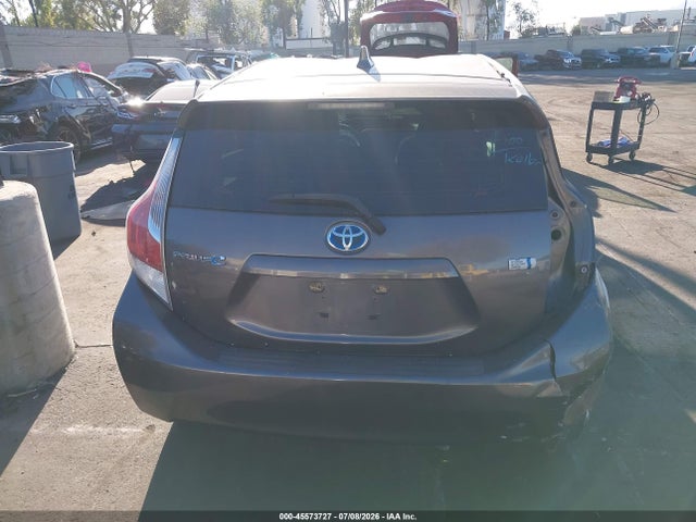 Toyota Prius C Two 2016 JTDKDTB32G1136513 Image 16