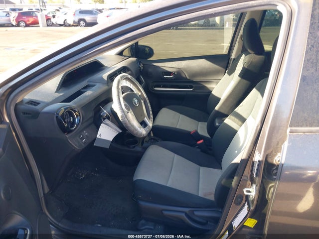 Toyota Prius C Two 2016 JTDKDTB32G1136513 Image 5