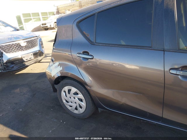 Toyota Prius C Two 2016 JTDKDTB32G1136513 Image 6