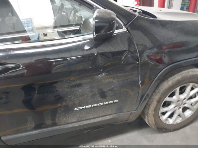 1C4PJLCB2JD511374 Jeep Cherokee Latitude Fwd