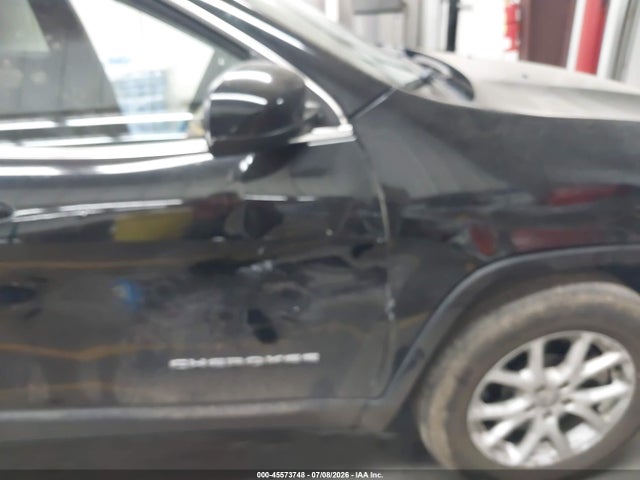 1C4PJLCB2JD511374 Jeep Cherokee Latitude Fwd