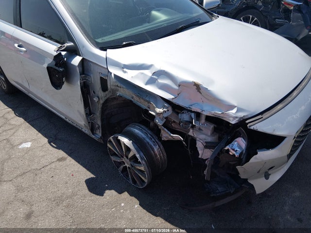 Hyundai ELANTRA GT 2019 KMHH35LE7KU102398 Image 6