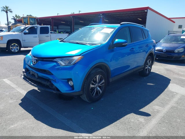 Toyota Rav4 Xle 2016 JTMWFREV9GD090138 Image 2
