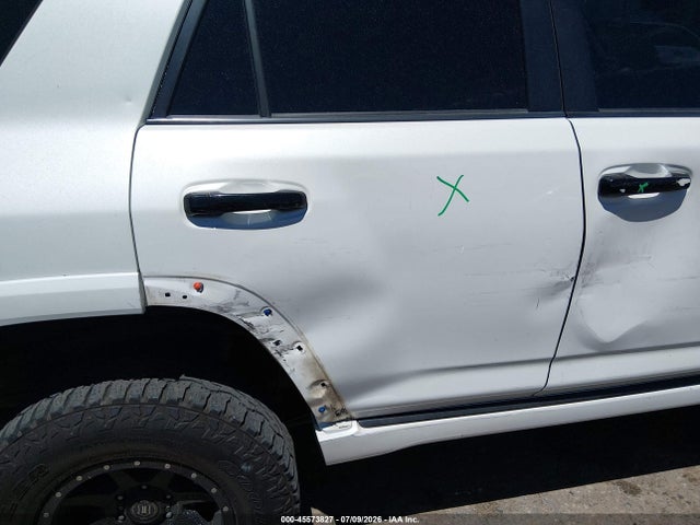 45573827 :رقم المزاد ، JTEBU5JR1B5047935 vin ، 2011 Toyota 4runner Sr5 V6 مزاد بيع