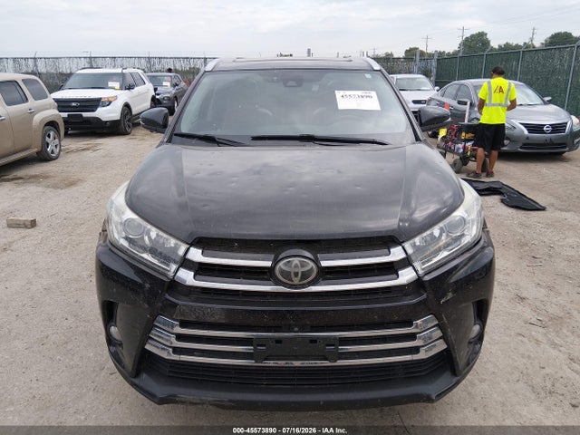 Toyota Highlander Limited Platinum 2018 5TDDZRFH4JS495861 Image 12