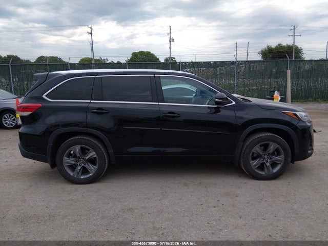 Toyota Highlander Limited Platinum 2018 5TDDZRFH4JS495861 Image 13