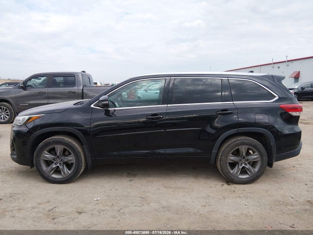 Toyota Highlander Limited Platinum 2018 5TDDZRFH4JS495861 Image 14