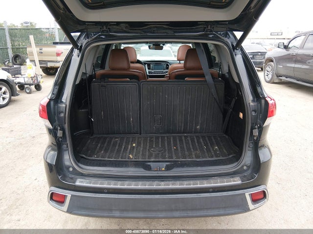Toyota Highlander Limited Platinum 2018 5TDDZRFH4JS495861 Image 16