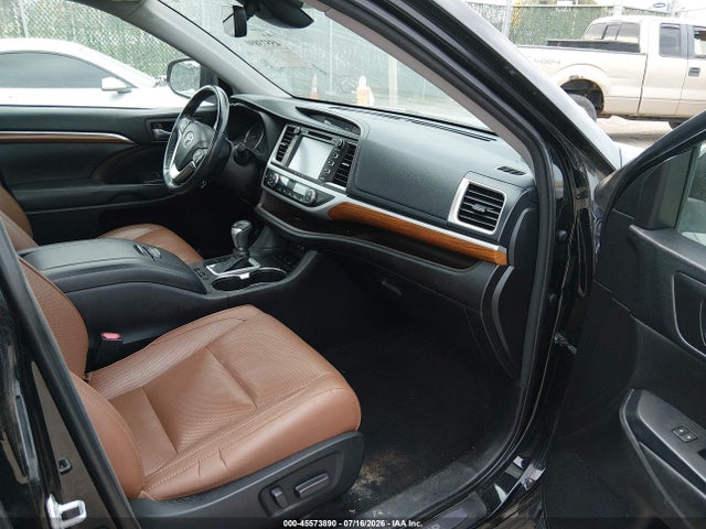 Toyota Highlander Limited Platinum 2018 5TDDZRFH4JS495861 Image 5