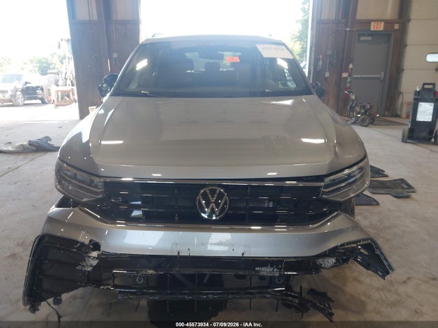 Продаж на аукціоні авто 2024 Volkswagen Tiguan 2.0t Se R-line Black, vin: 3VV8B7AX7RM115403, номер лоту: 45573934