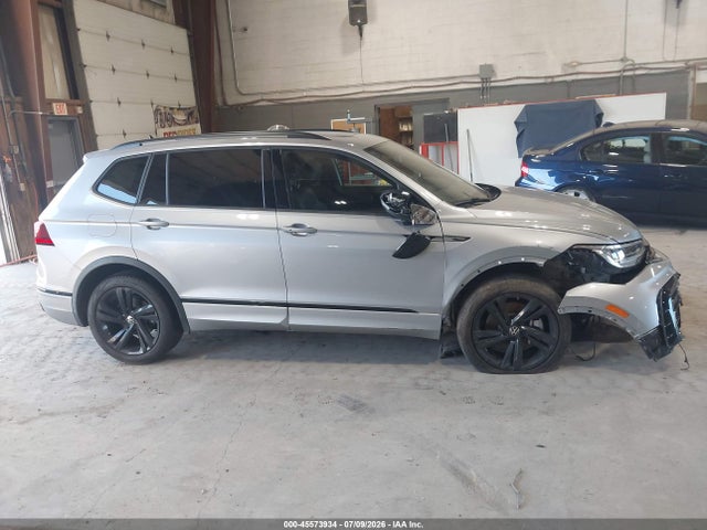 Продаж на аукціоні авто 2024 Volkswagen Tiguan 2.0t Se R-line Black, vin: 3VV8B7AX7RM115403, номер лоту: 45573934