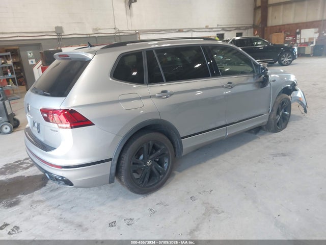Продаж на аукціоні авто 2024 Volkswagen Tiguan 2.0t Se R-line Black, vin: 3VV8B7AX7RM115403, номер лоту: 45573934