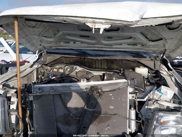 1N6BF0KX2FN808442 Nissan Nv Cargo Nv2500 Hd Sv V6