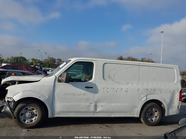 1N6BF0KX2FN808442 Nissan Nv Cargo Nv2500 Hd Sv V6