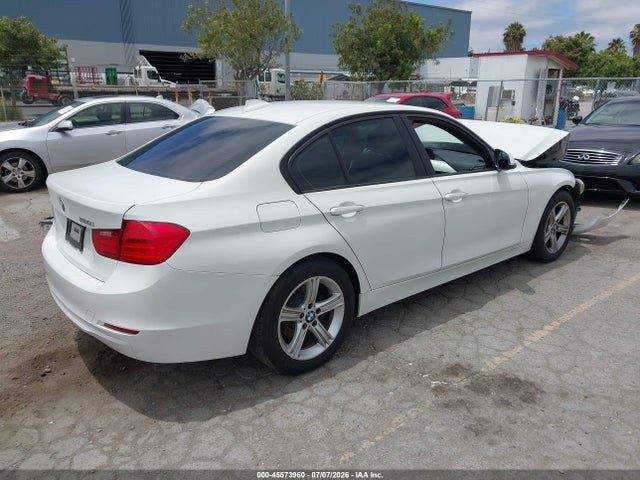 WBA3B1G50ENS79326 BMW 320i