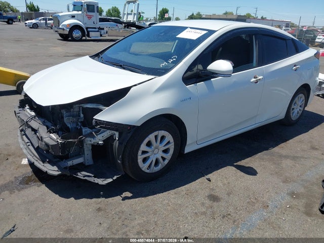 Toyota Prius Le 2020 JTDKARFU0L3116242 Image 2