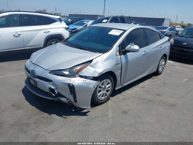 Toyota Prius Le 2020 JTDKARFUXL3123389 Image 2