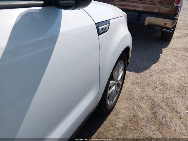 KIA SOUL + 2017 KNDJP3A59H7420211 Image 13