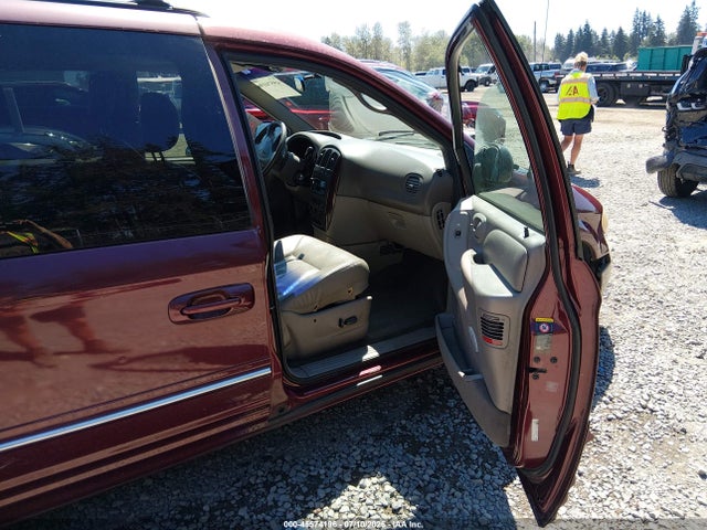 2001 Chrysler Town & Country Lxi მანქანა იყიდება აუქციონზე, vin: 2C8GP54LX1R285548, აუქციონის ნომერი: 45574196