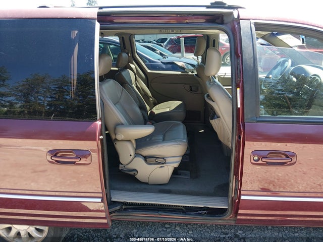 2001 Chrysler Town & Country Lxi მანქანა იყიდება აუქციონზე, vin: 2C8GP54LX1R285548, აუქციონის ნომერი: 45574196