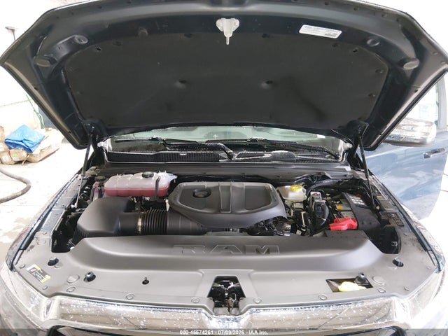 1C6SRFJP9TN369368 RAM 1500 Laramie 4x4 5&#039;7 Box
