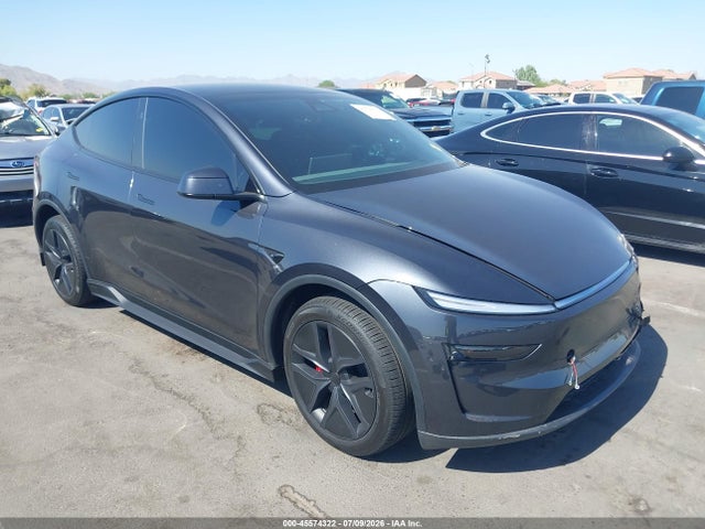Tesla Model Y Premium Rear-wheel Drive/rear-wheel Drive 2026 7SAYGDED9TF626172 main image