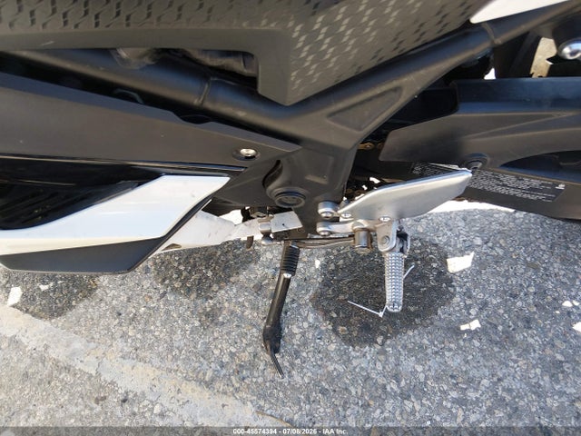 Yamaha Yzfr3 A 2019 MH3RH18Y5KK002187 Image 9